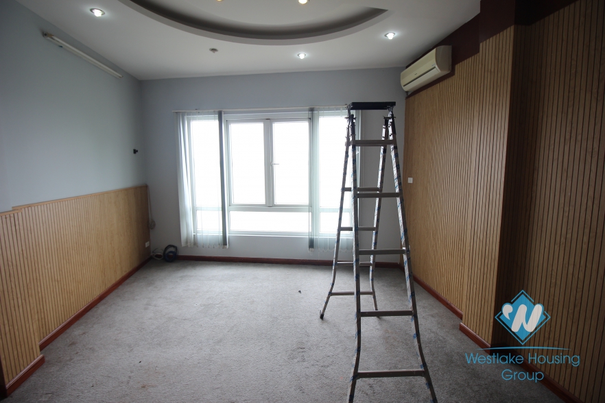 Small house face to the lake for rent  in Tay Ho Ha Noi